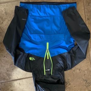 Boys North Face pullover windbreaker